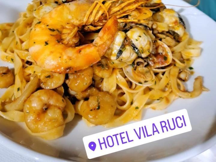 Hotel Villa Ruci Ksamil Bagian luar foto